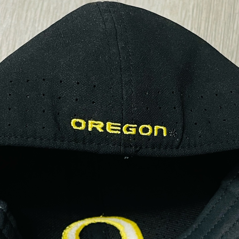 Men's Nike Oregon Ducks Fuse Shield Legacy 91 FITTED ONE SIZE  BLACK CAP HAT - Picture 4 of 7